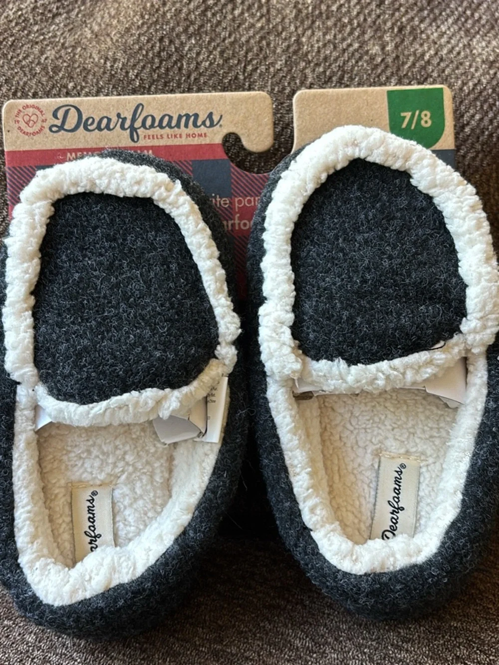 dearfoams Kids Black Slippers with Cream Sherpa Trim
